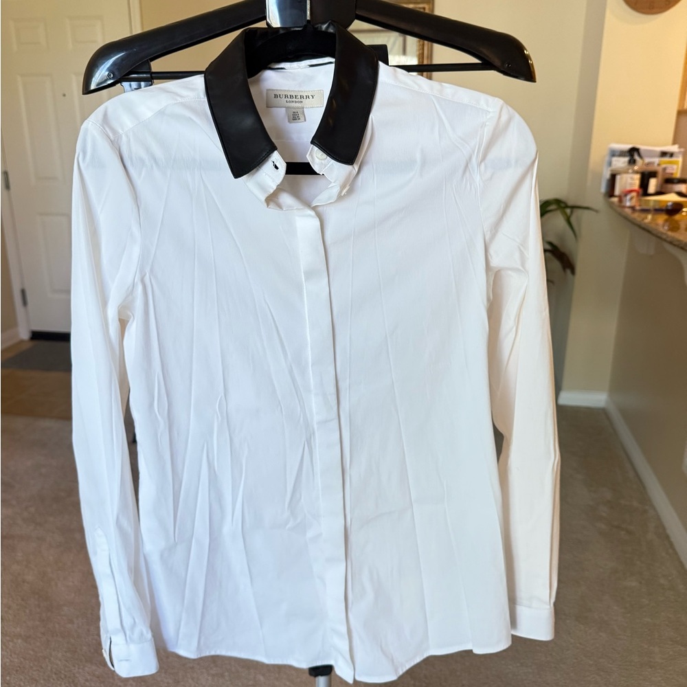 Burberry Classic White Shirt with Black Leather Collar - Picture 7 of 15